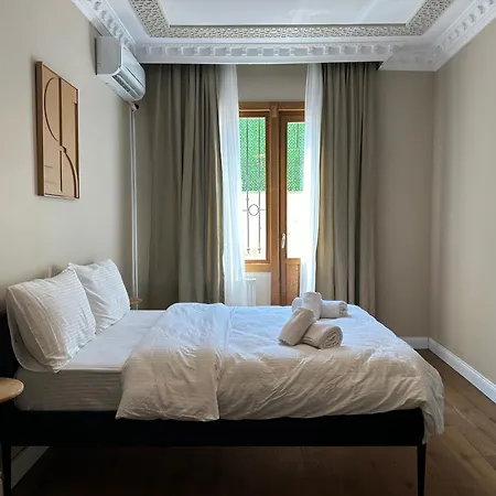 Stylish In Old Town Fatih Апартаменты *
